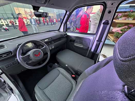 神器”五菱之光EV能否续写“神车”传奇？long88龙8国际478万起售的“创富